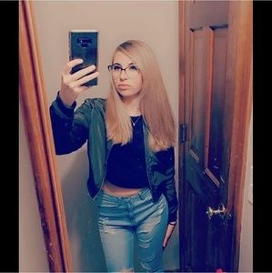 Meet your Posher, Vanessa